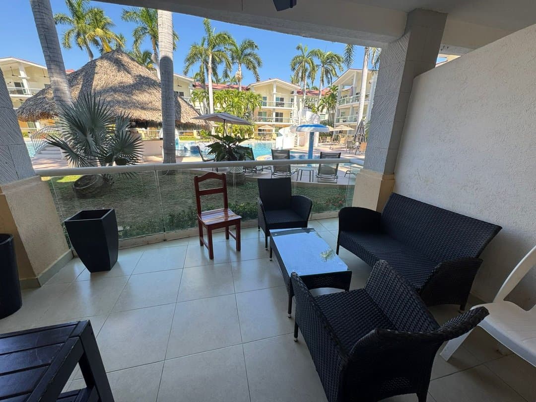 Terraza privada con vista a la alberca